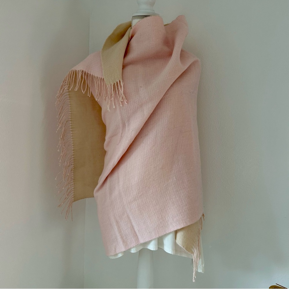 EUC Pink and Cream Reversible Fleece/Acrylic Scarf Wrap 30”x 78” Super Soft/Warm